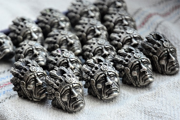 Бусина, намистина Вождь для Паракорда