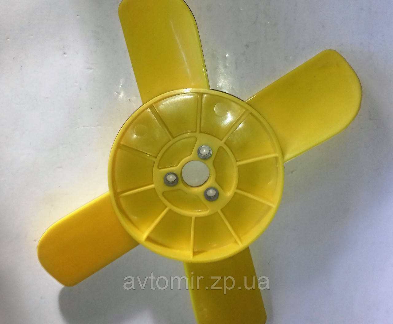 Крильчатка вентилятора радіатора Ваз 2101 2102 2103 2104 2105 2106 2107 4- лопатьна жовта