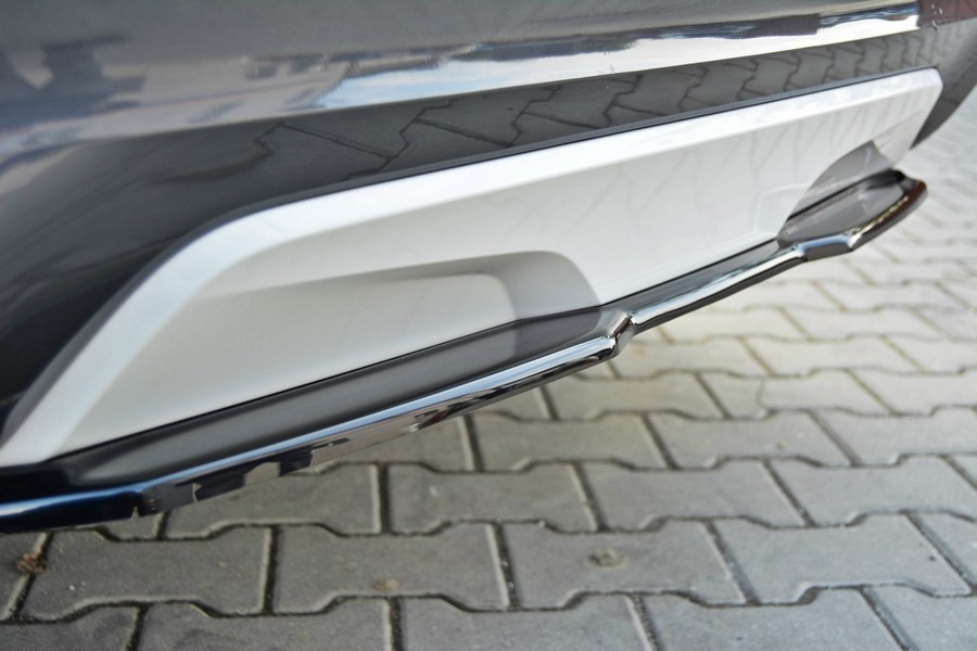 ЦЕНТРАЛЬНА НАКЛАДКА НА ЗАДЕНЬ БАМПЕР BMW X4 M-PACK (F26)