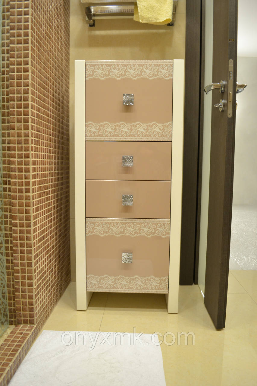 Пенал підлоговий із мереживом