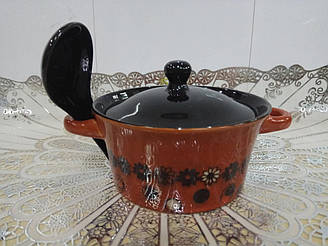 Супниця з кришкою та ложкою