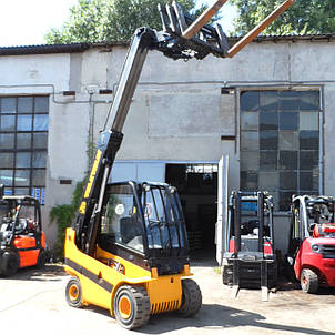 Телескопічний вилковий навантажувач 3 тонни JCB б/у, фото 3