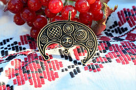 Луниця з набором оберегів кулон