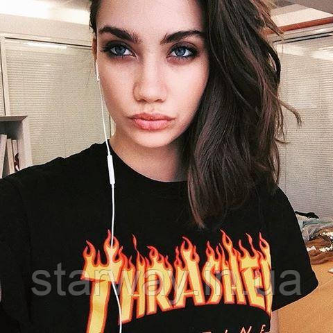 Чорна жіноча футболка з вогняним принтом thrasher magazine