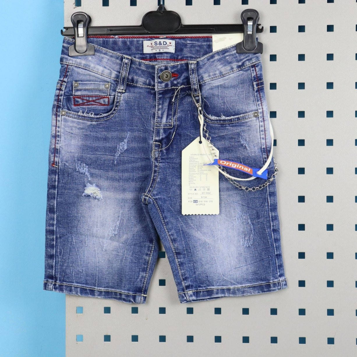 

Джинсовые бриджи для мальчика с брелком на пояс тм S&D размер 4,8,10,12 лет