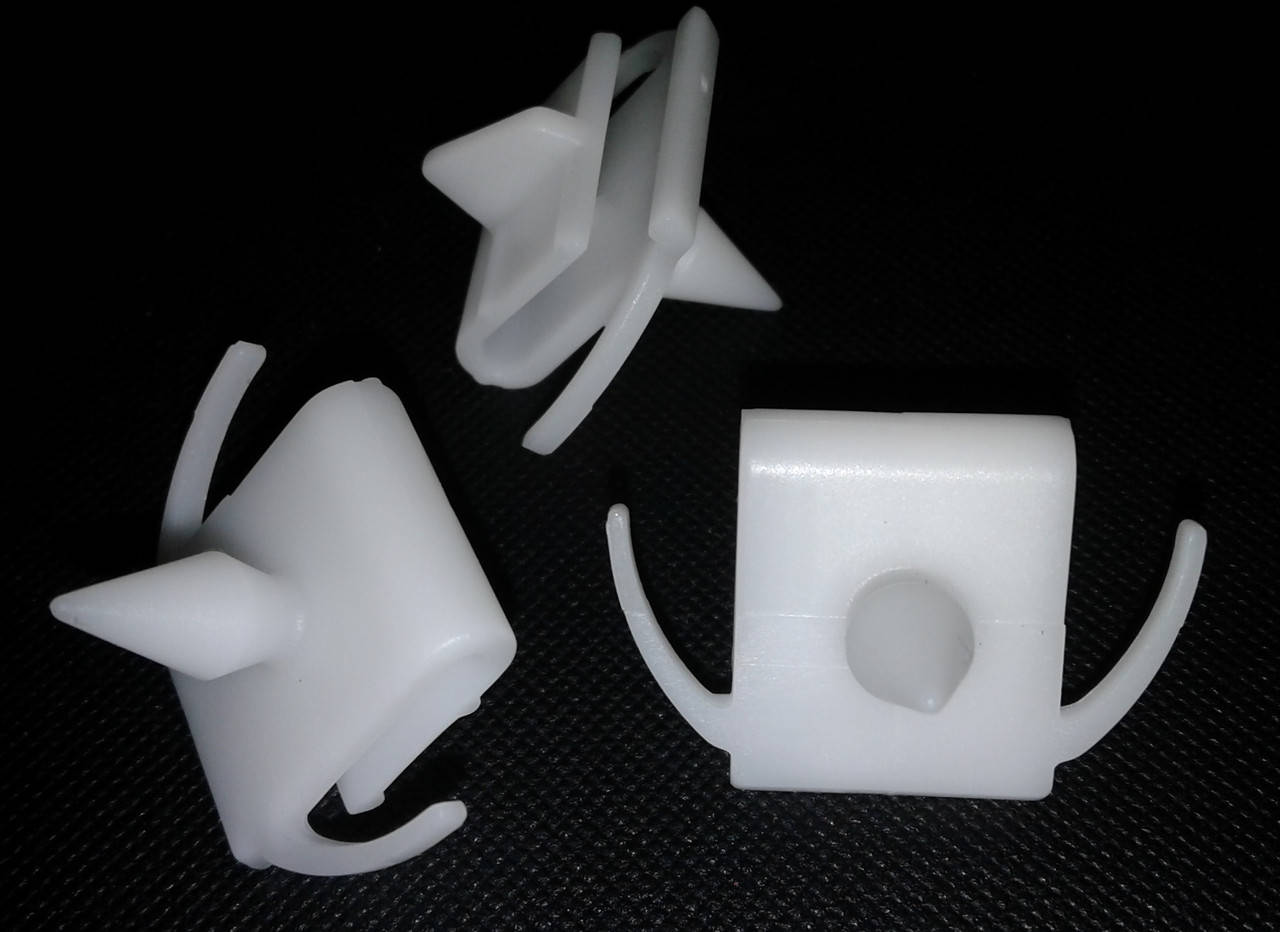 

Клипса крепления накладки порога BMW 3'E30, 5'E34