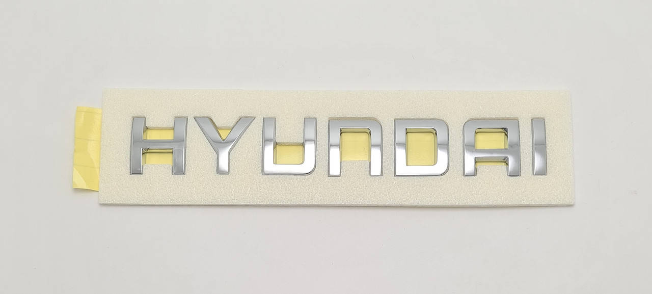 

Эмблема надпись багажника Hyundai Santa Fe оригинал