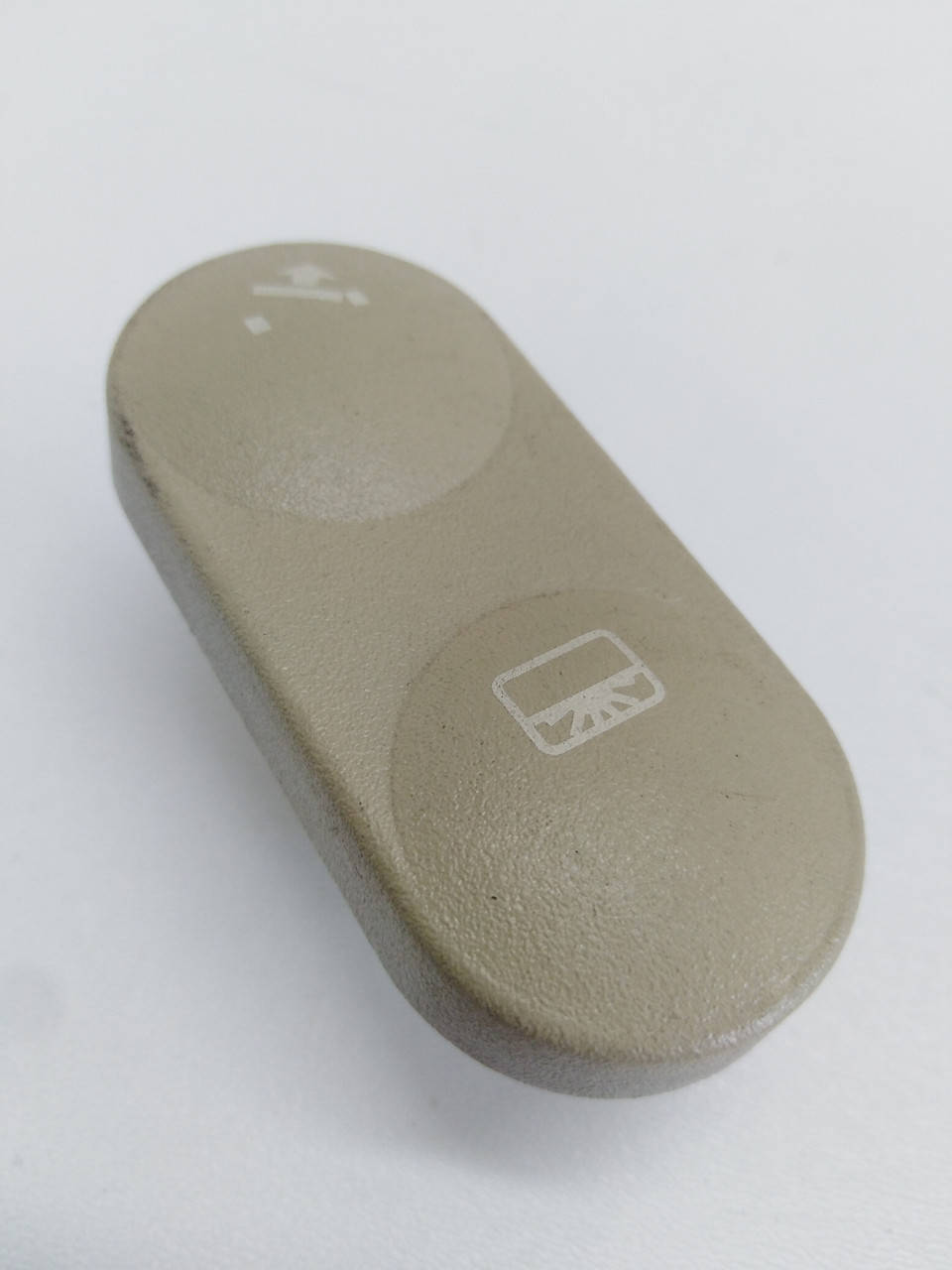 

Кнопка люка Opel Vectra B, Опель Вектра Б. 90569963.