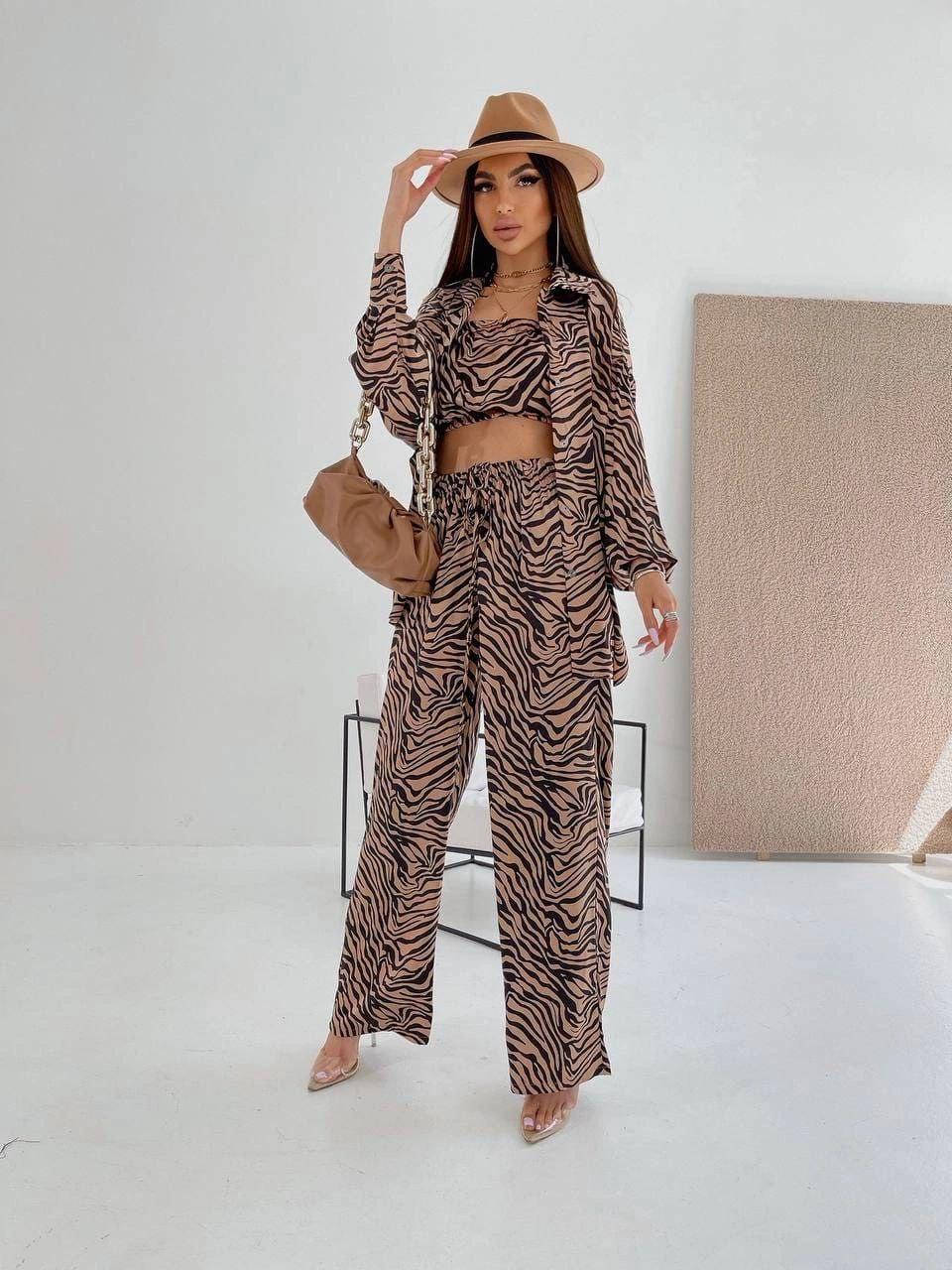 

Красивый лёгкий летний женский костюм тройка (брюки, топ и рубашка); ткань - шёлк армани, Белый