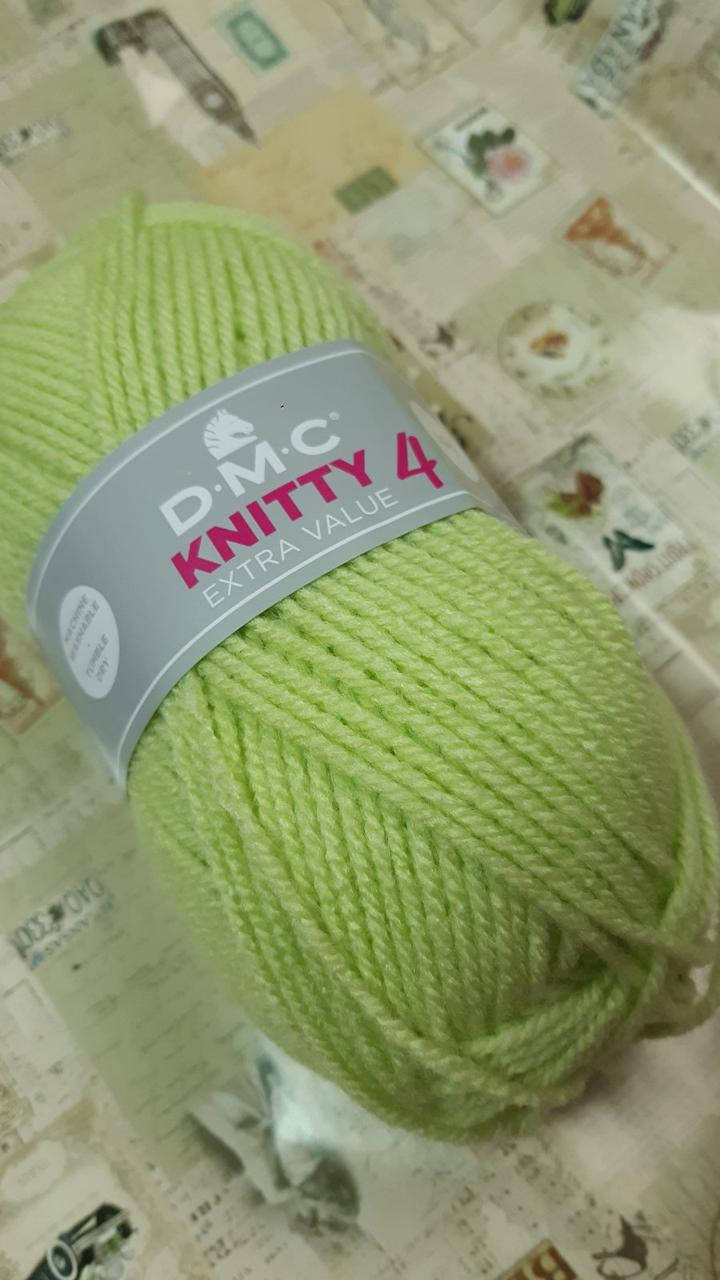 

Нитки вязальные DMC Knitty 4 Extra value. 50 г. 140 м. Цвет - салатовый. Акрил