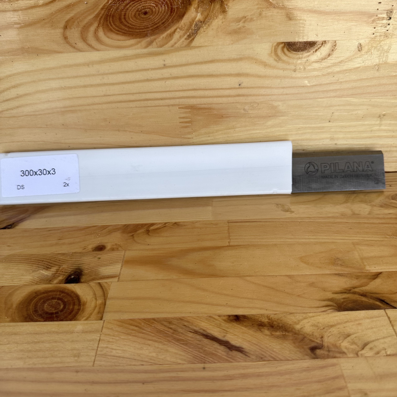 Ніж строгий Pilana 300x35x3 — DS