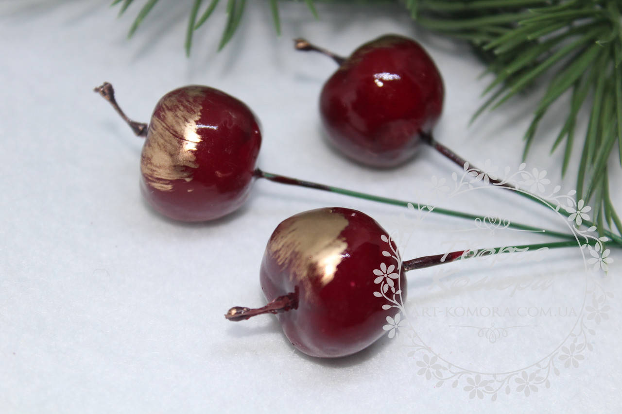 

Райское яблочко на проволочке