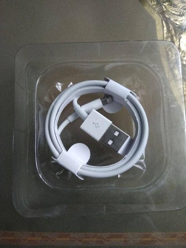 

Apple кабель Lightning to USB (MD818ZM/A) для Apple iPhone/iPad/iPod 1m, Белый