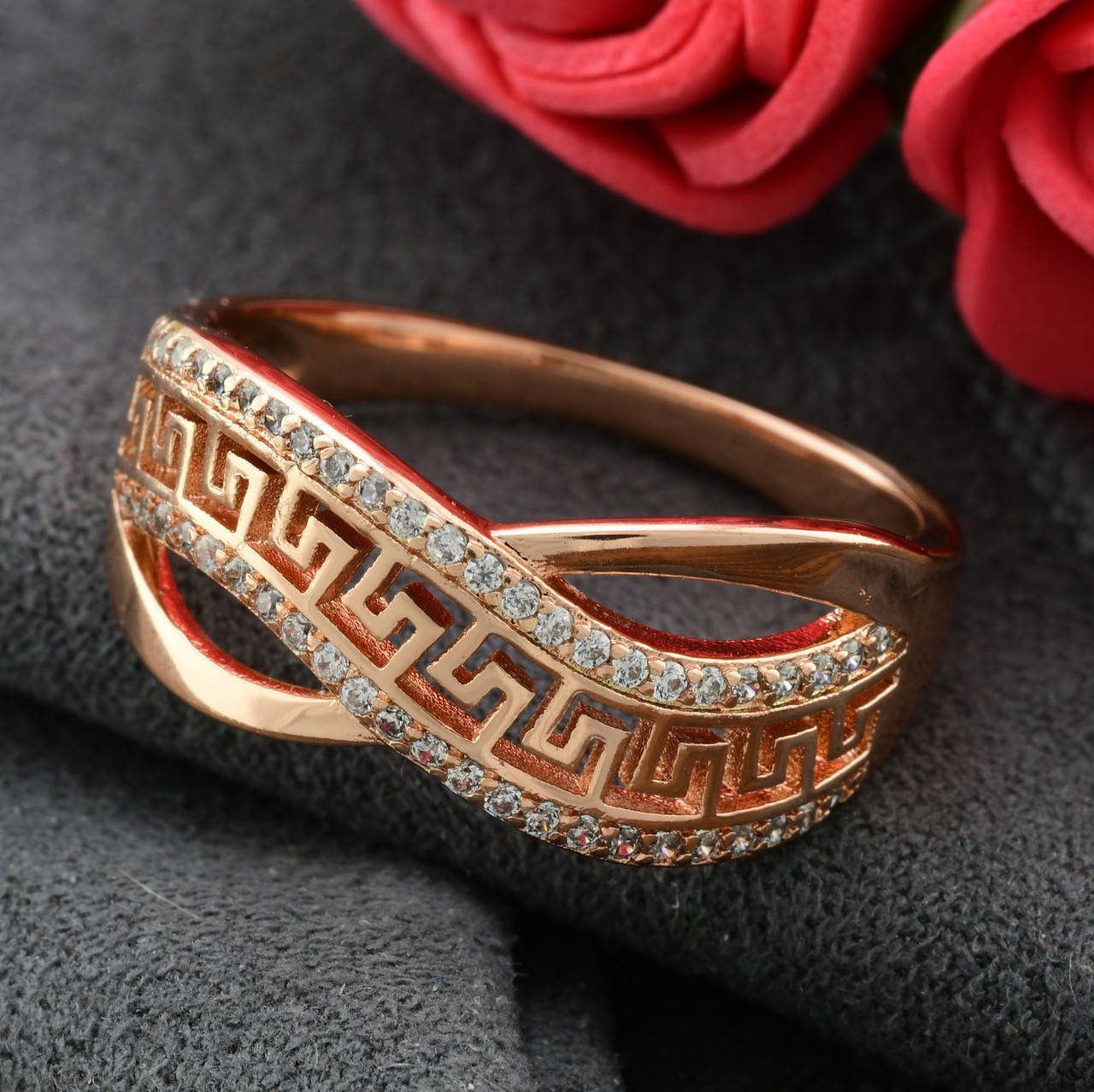 

Кольцо Xuping 14085 ширина 10 мм белые фианиты позолота РО размер 20