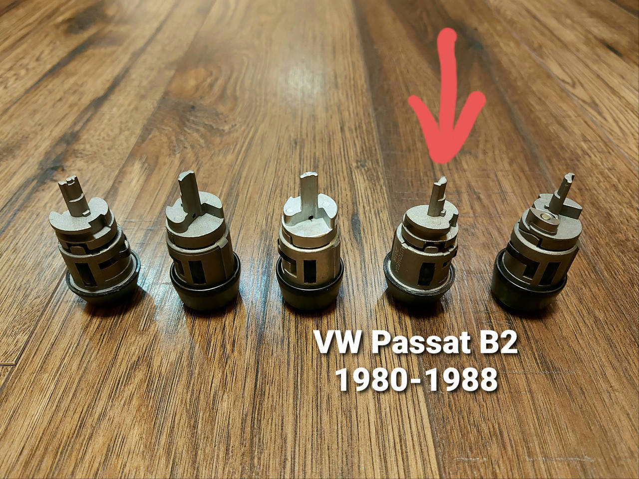 

Личинка (сердцевина) замок зажигания Volkswagen Passat B2 (08.1980 - 03.1988)