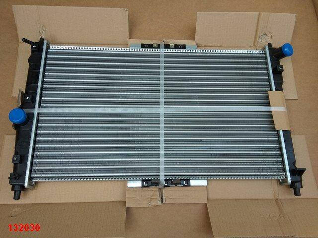 

Радиатор охлаждения Lanos (с конд.), NISSENS (61654)