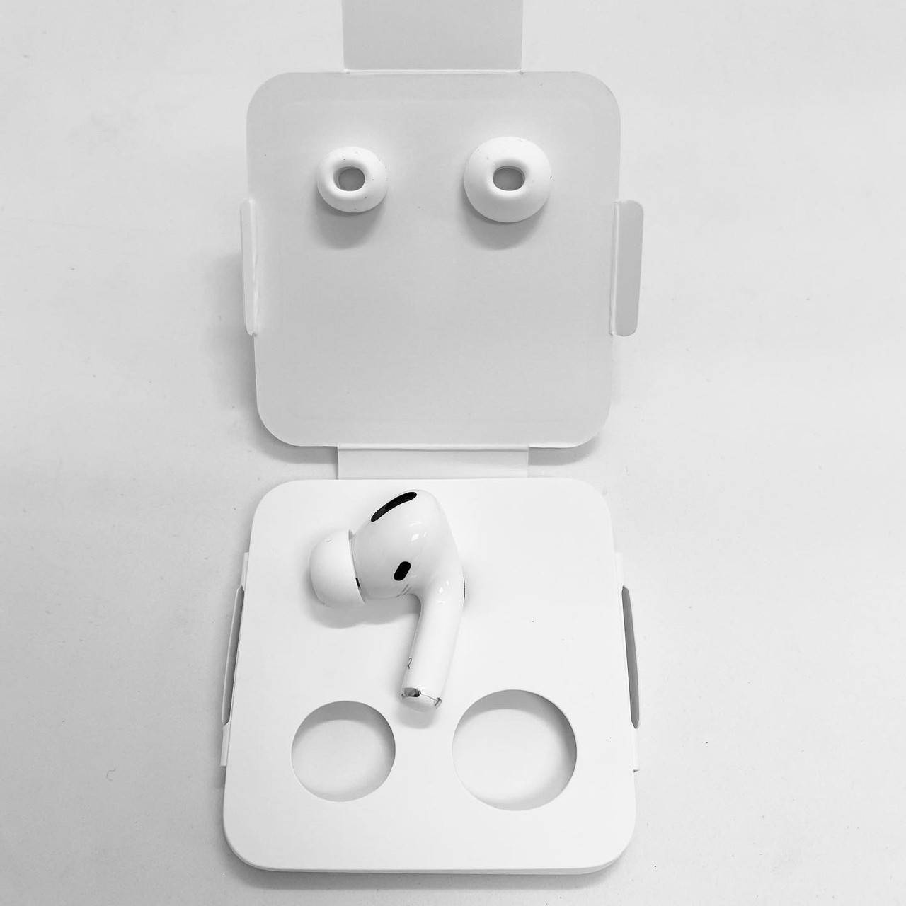

Правый Apple AirPods Pro right Original (А2083)