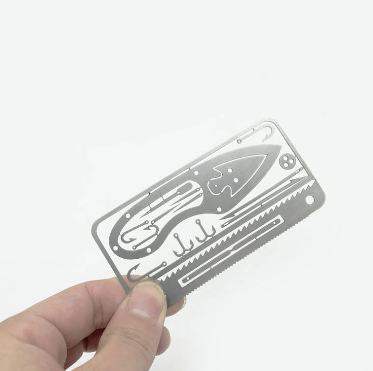 

Инструмент мультитул для походов: пила, рыболовные крючки, иглы для шитья, наконечники для стрел, гарпунов