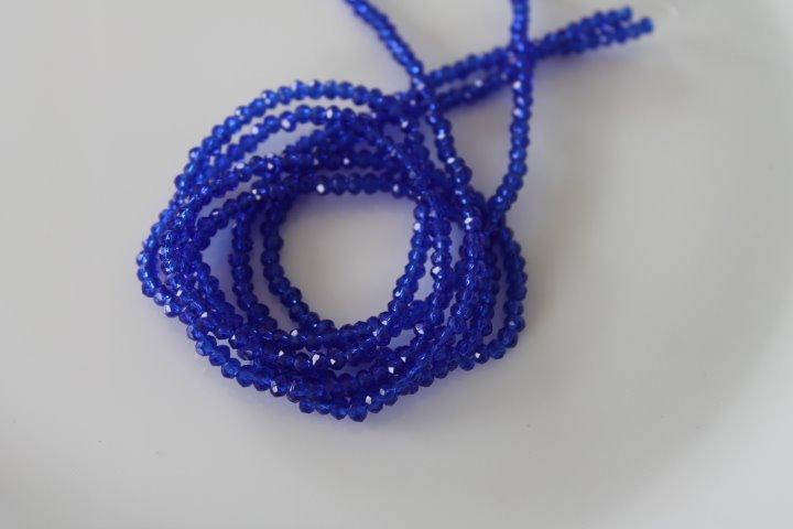 

Бусина хрустальная, синие, 2 мм, нить