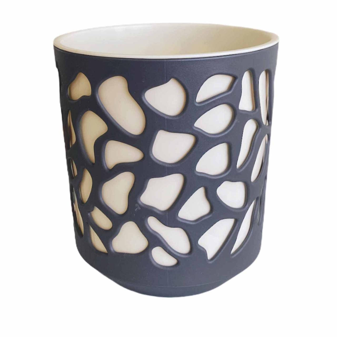 

Кашпо ажурное пластиковое Ламела ДУЭТ 190мм АНТРАЦИТ / КРЕМ