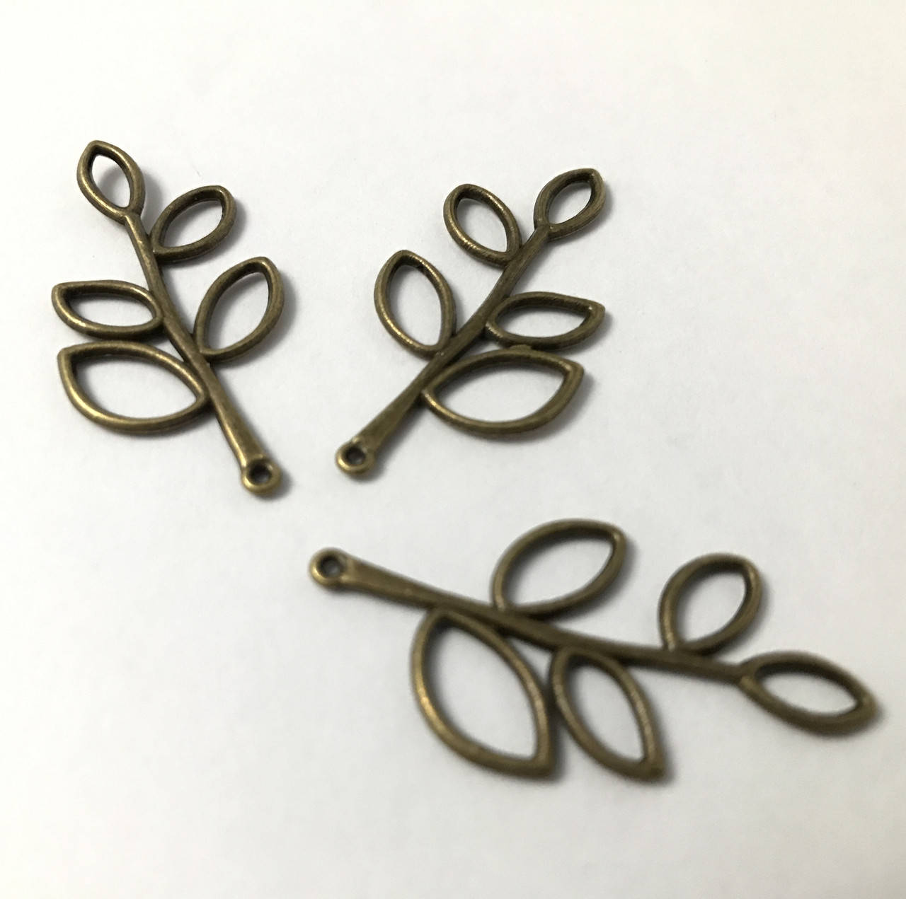 

Металлические накладки. Цвет "античная бронза". 38х20мм