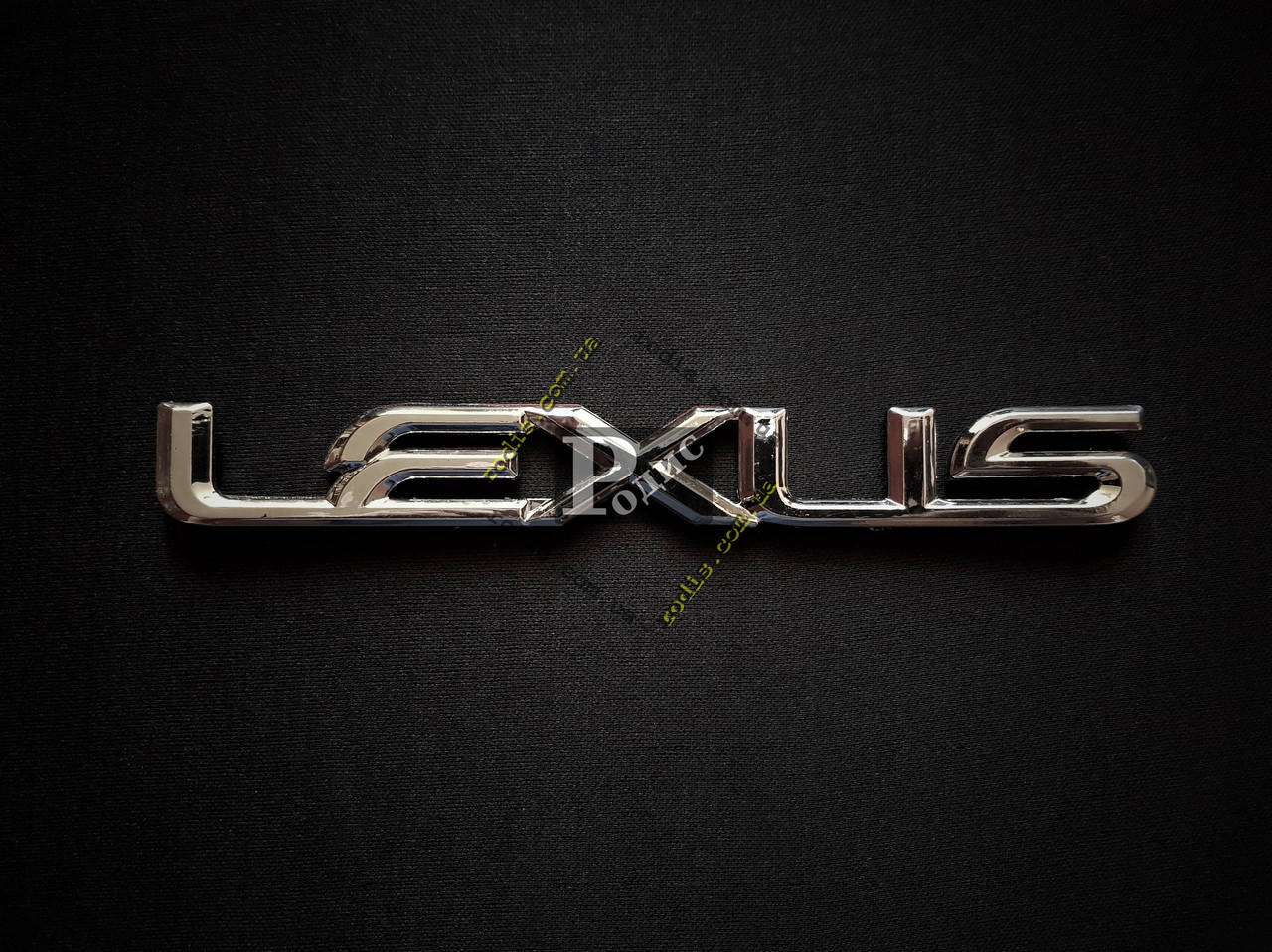 

Надпись Lexus на скотче 3М (l-195мм, h-25мм) - Шильдик Лексус