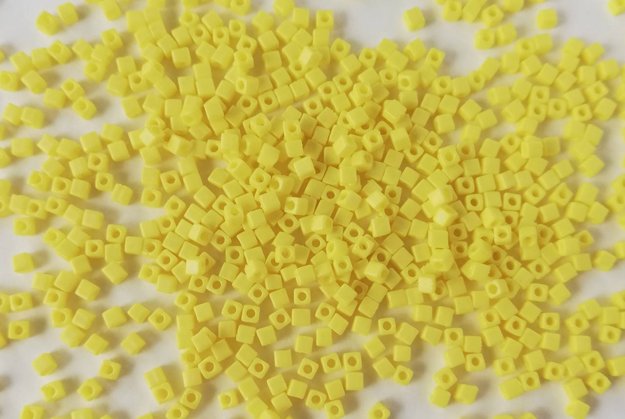 

Miyuki Square Beads 1,8 мм SB0404FR Opaque Yellow Matted AB