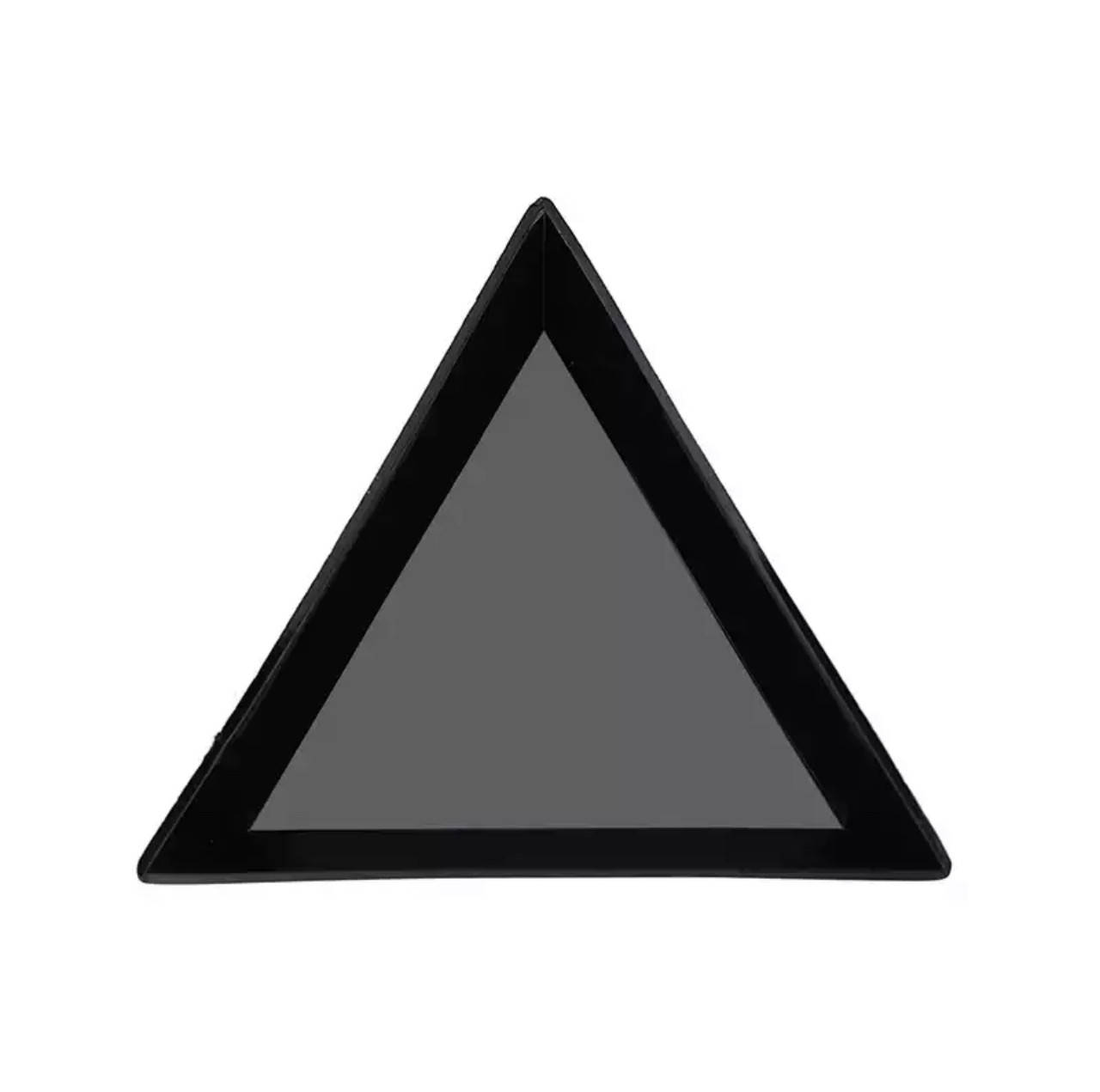 

Треугольный лоток-контейнер для страз, бисера и др. Черный