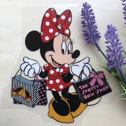 

Термоаппликация-накатка, наклейка на одежду Микки модница 14х18 см, Черный