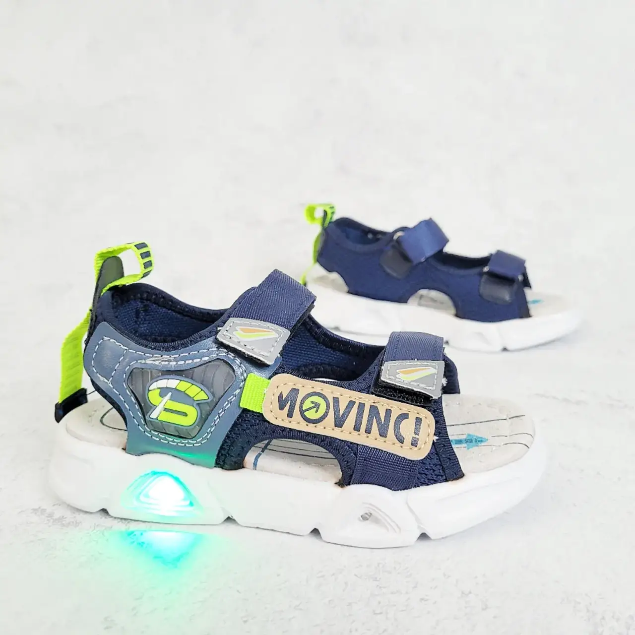 

Босоніжки для хлопчика світяться р. 26-31 29