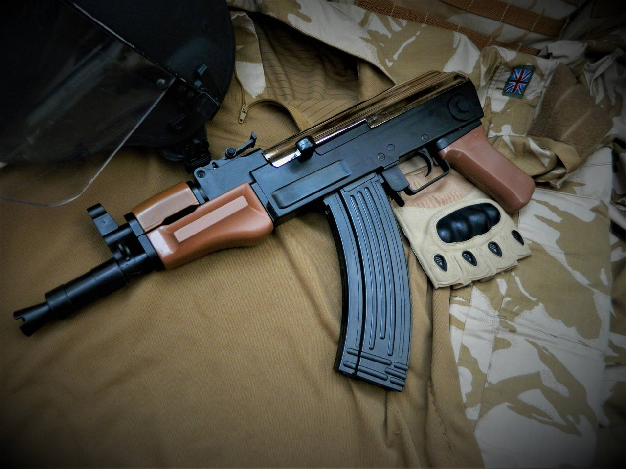 

Автомат игрушечный АКС-74У на пластиковых шариках "Ксюха", Черный
