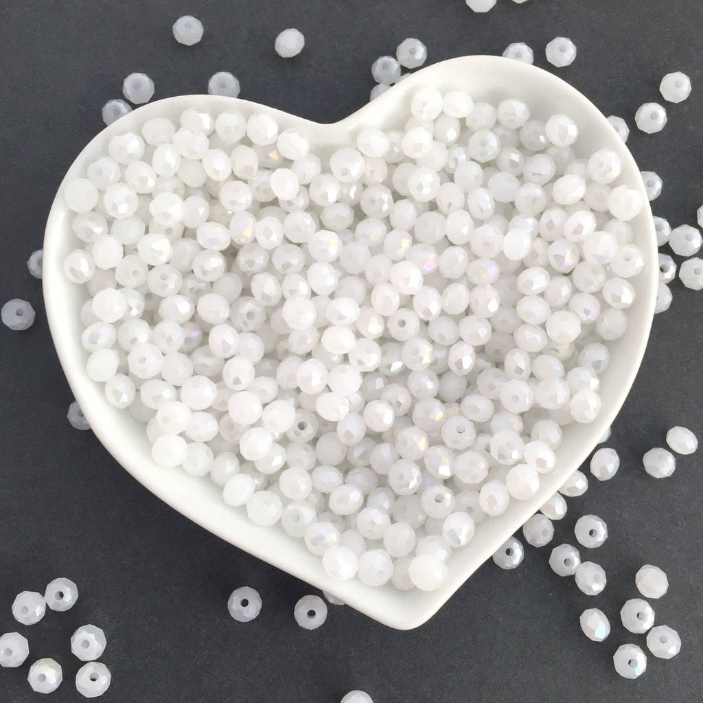 

Хрустальные бусины. Рондели 3х4 мм. Фарфоровый белый непрозрачный с АБ. Цена за 1 упаковку (125-135 шт)