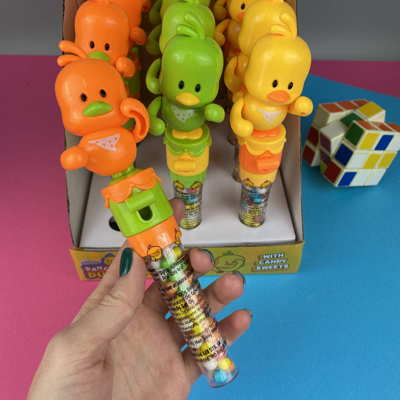 

Игрушка танцующая утка с конфетами 11 г