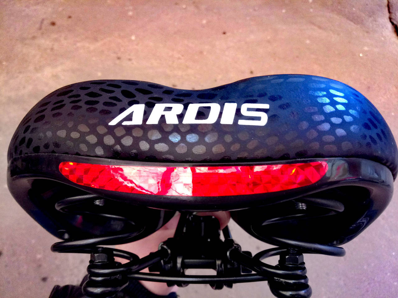 

Велосипедное седло "Ardis"