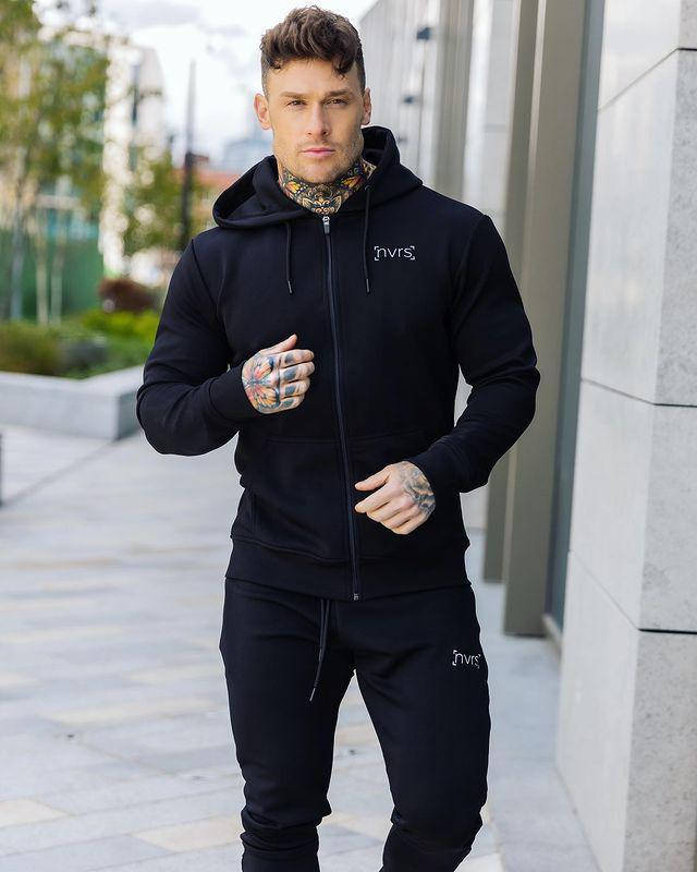 

СПОРТИВНЫЙ КОСТЮМ NVSOLO