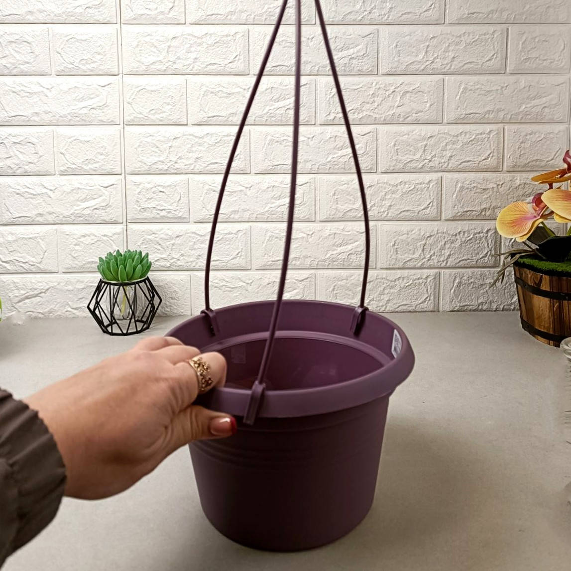 

Небольшой цветочный вазон для веранды с подвесным крючком 20*13см 2л фиолет, Глория Алеана