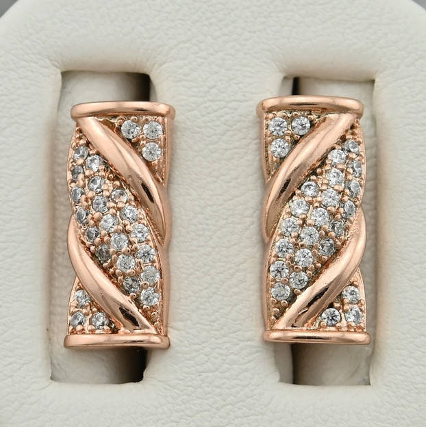 

Серьги Xuping 28058 размер 16х8 мм белые фианиты вес 2.4 г позолота РО