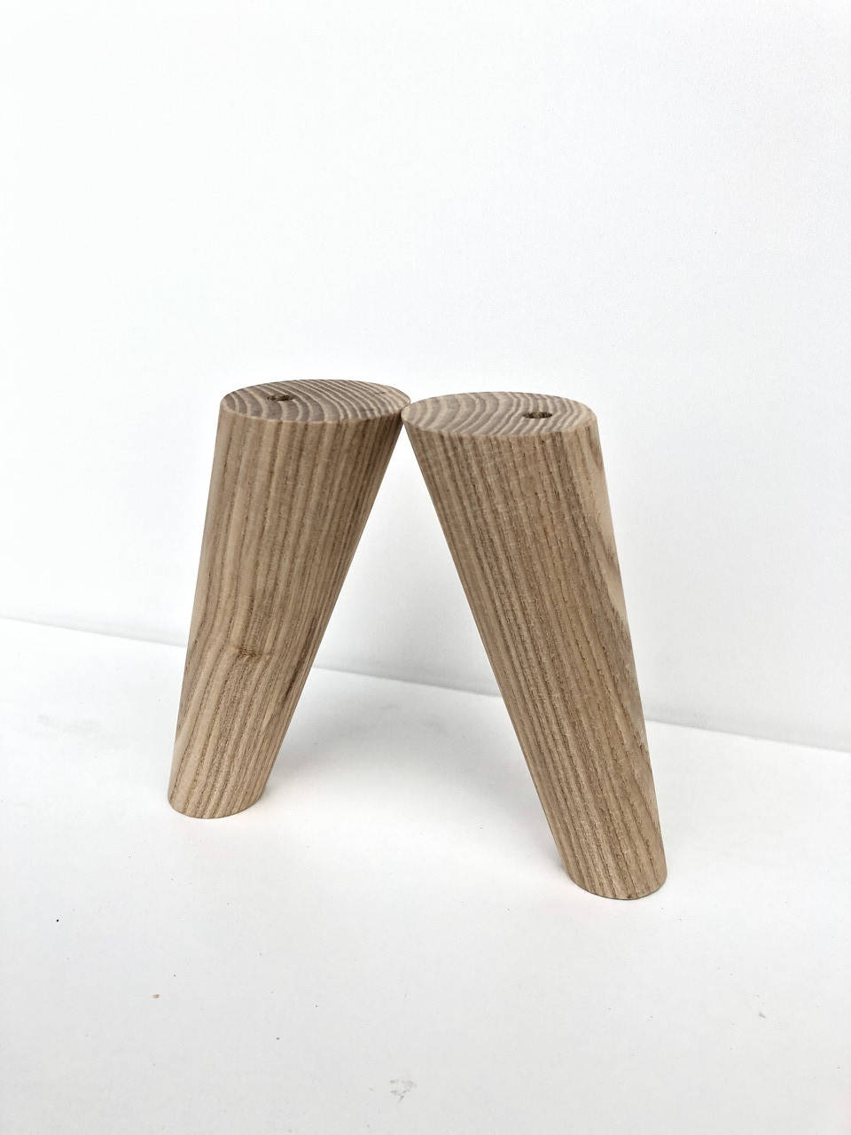 

Мебельная ножка, деревянная, конусная, скошенная. H 100-720мм