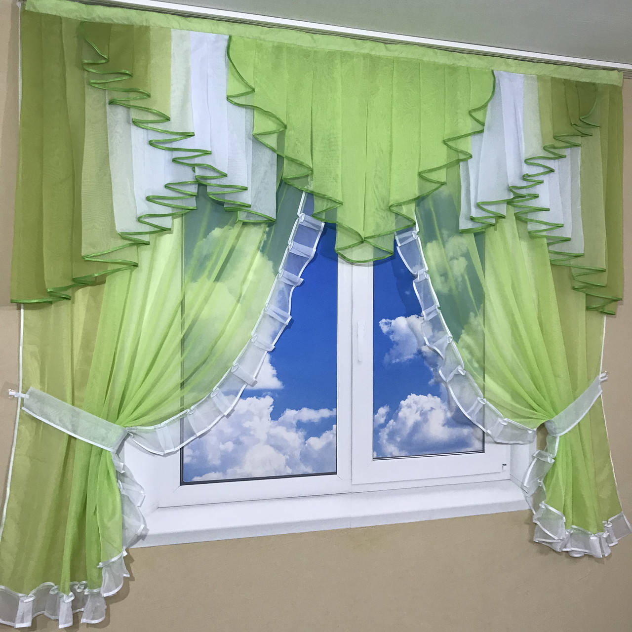 

Ламбрекен с тюлем №407 салатовый