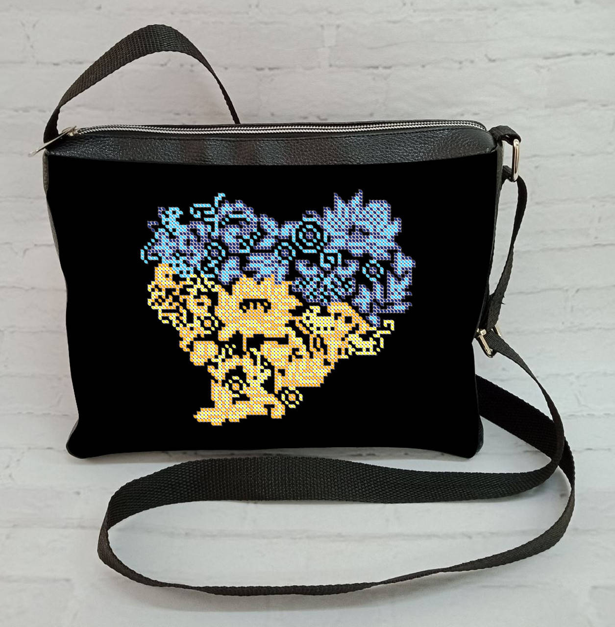 

Пошитая сумка под вышивку .Эко кожа. СК1-06