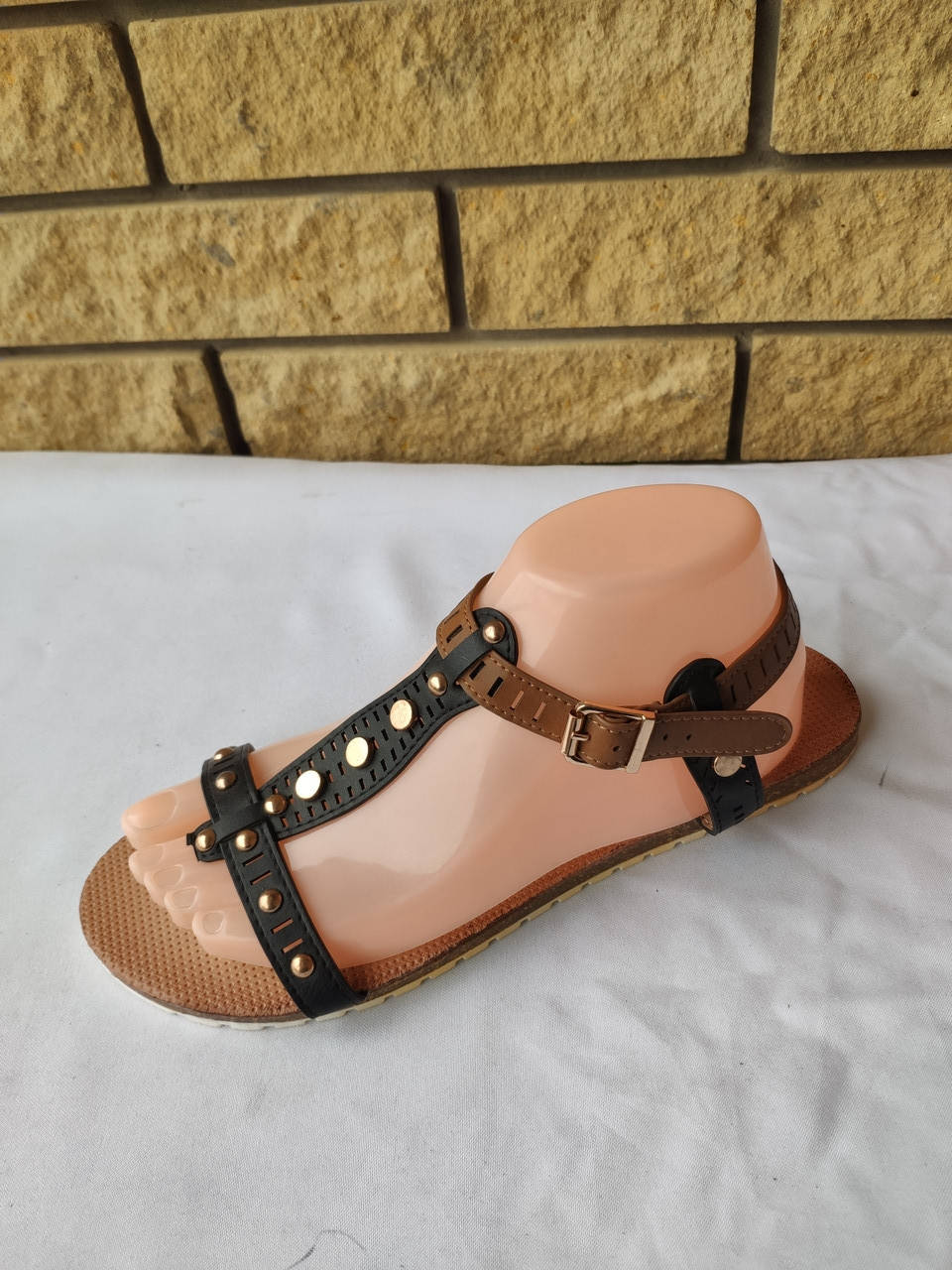 

Босоножки женские GIRNAIVE 40