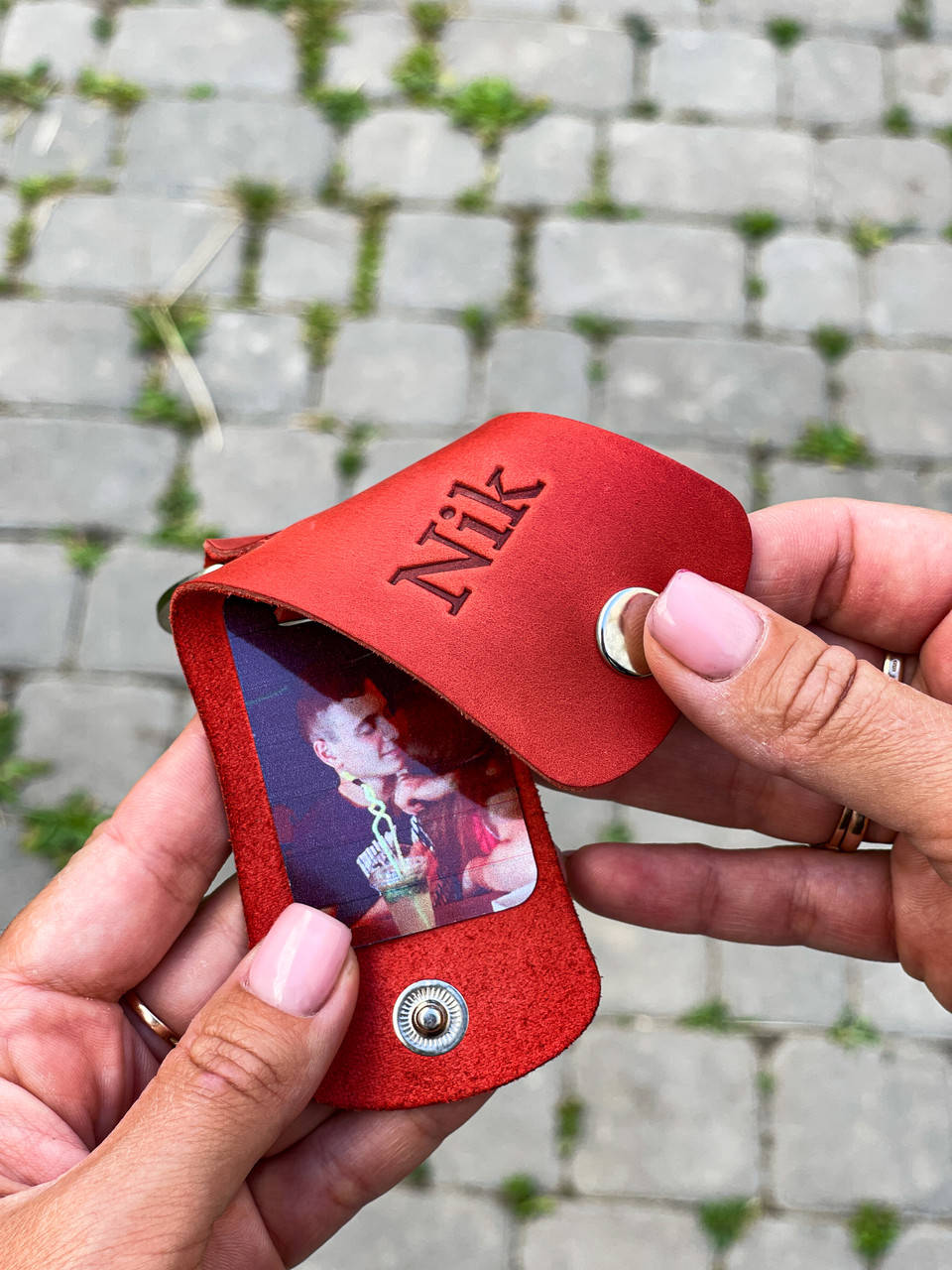 

Червоний шкіряний фотобрелок з ім'ям, Красный