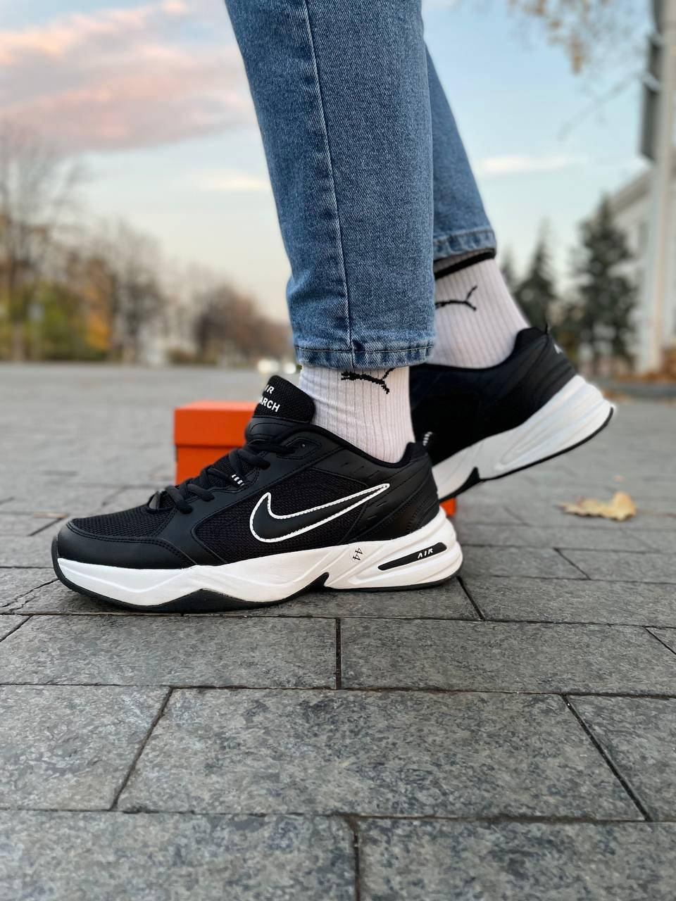 

Кроссовки Nike Air Monarch 42, Черный