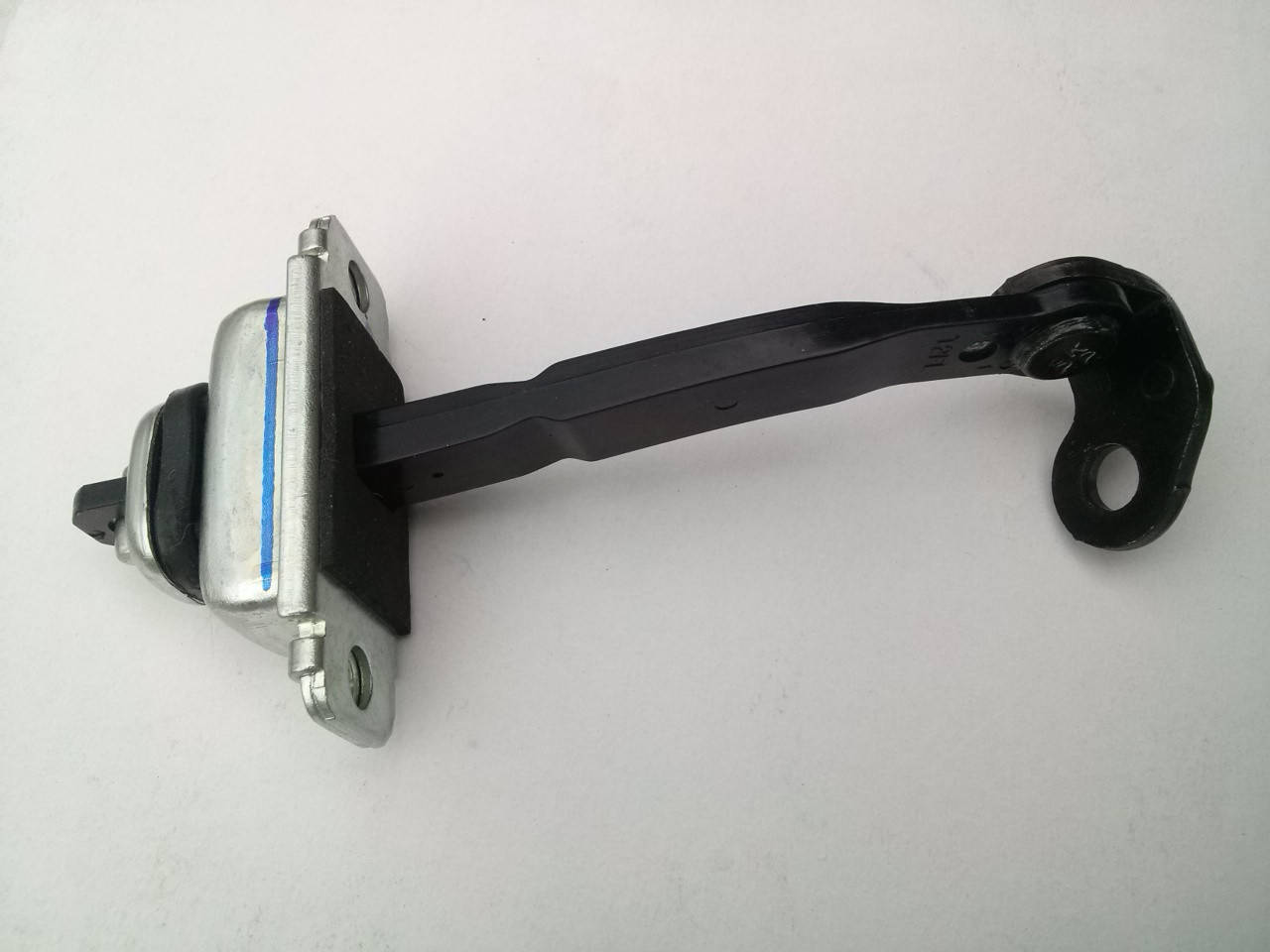 

Ограничитель открытия передней левой двери Chevrolet Aveo ЗАЗ Вида (оригинал, GM)