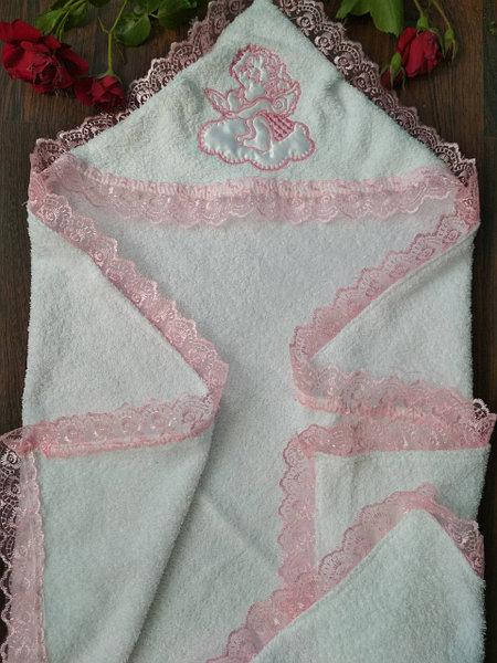 

Махрова крижму з вишивкою і куточком , розмір : 75*95см
