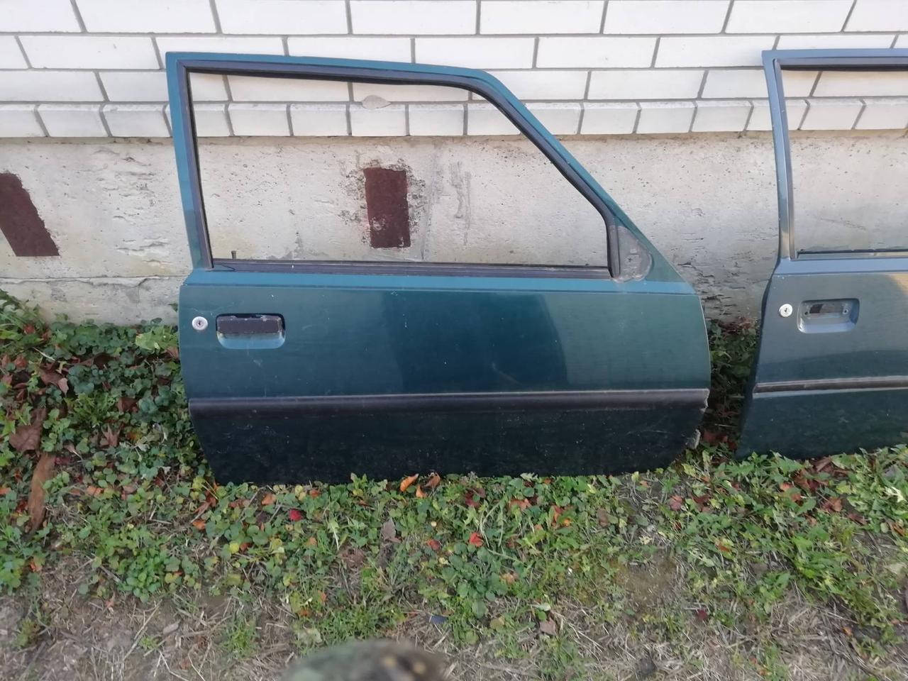 

Дверь передняя правая ЗАЗ 1102 Таврия б/у, Зелёный