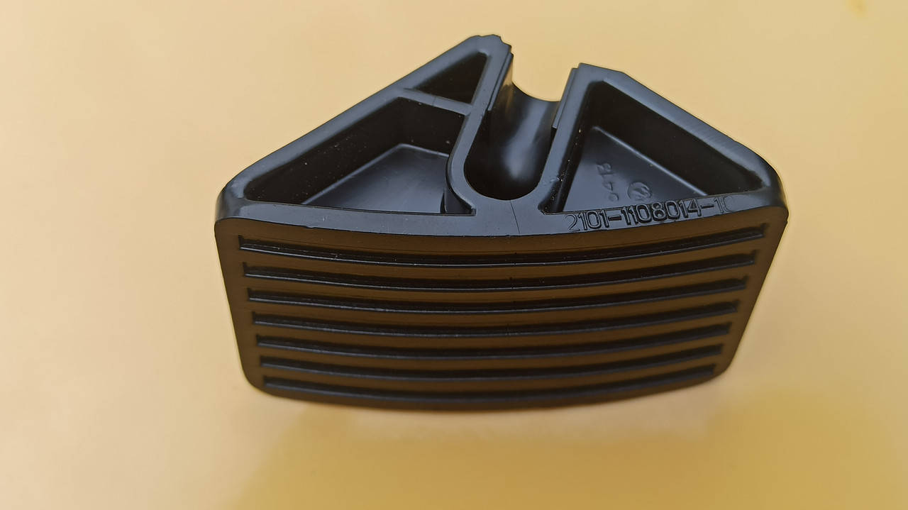 

Накладка педали газа 2101 (пластмасса)