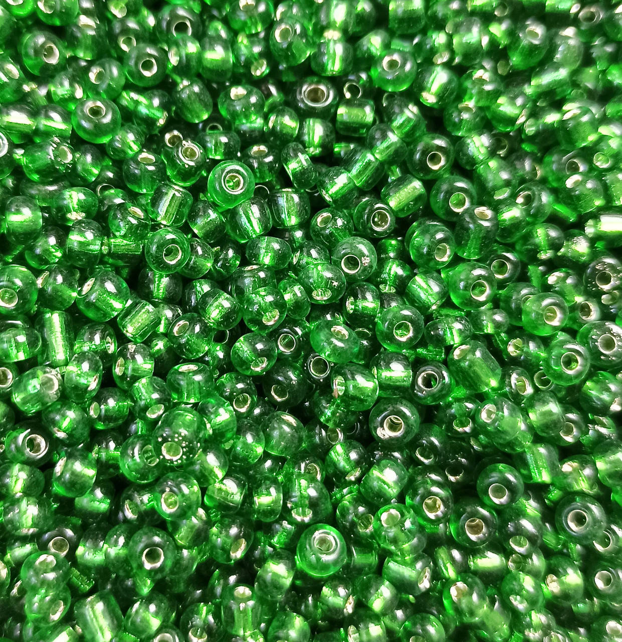 

Бисер, крупный, Китай, 3-4 мм, Зелёный, Блестящий, Упаковка 50 грамм