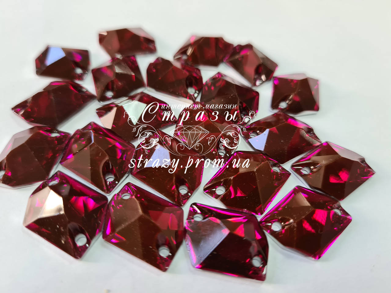 

Стразы пришивные Космик 16х21мм. Акрил Dark Amethyst