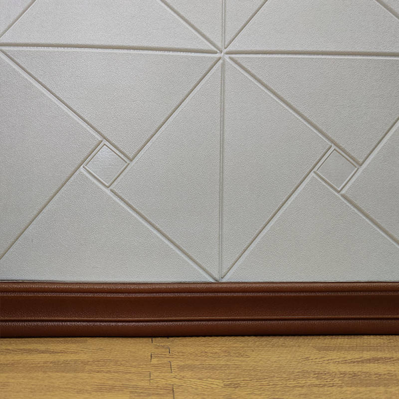 

Гибкий самоклеящийся плинтус / багет коричневый (124)